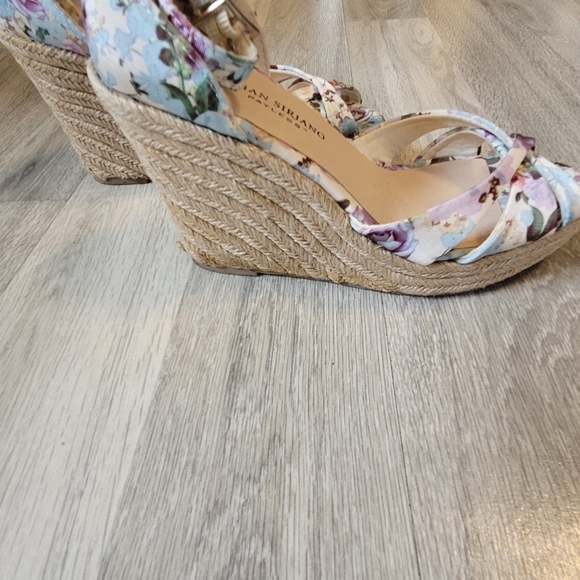 Wedge heels - Picture 2 of 3